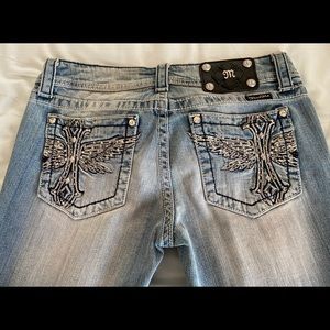 Miss Me Jeans, Sz 6-8; Low Rise, Boot Cut, Winged Fleur de Lis Hip Pockets, Hot!